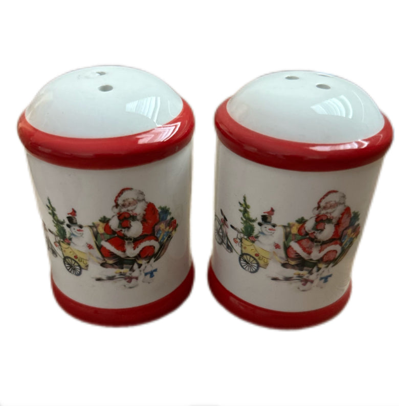 Christmas salt and pepper shakers